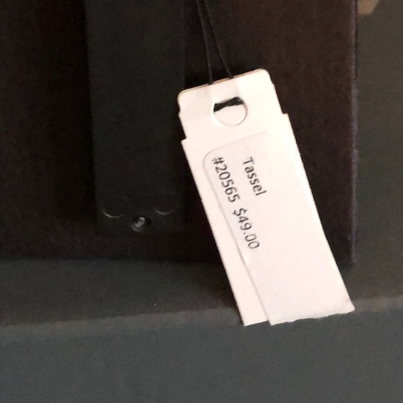 Necklace - Picture 3 of 4